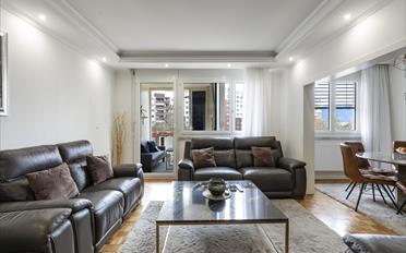 Wohnung 6.5 Zimmer - image - 1