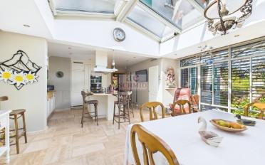 Single house 14 rooms - image - 1