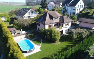 Einfamilienhaus 8.5 Zimmer - image - 1