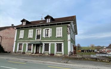 Mixed use property - image - 1