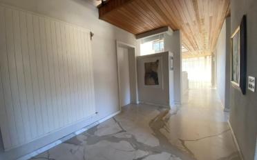 Villa - image - 4