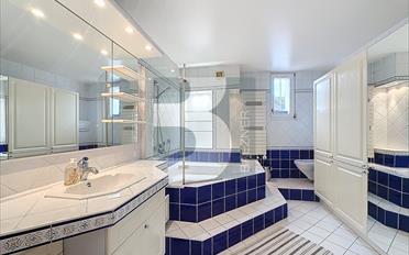 Furnished flat 4 rooms - image - 6