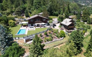 Chalet 12.5 pièces - image - 1