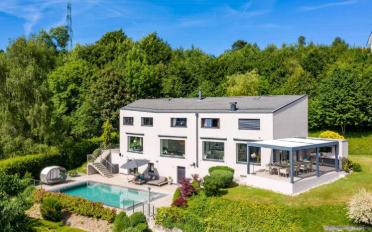 Villa 8.5 pièces - image - 1