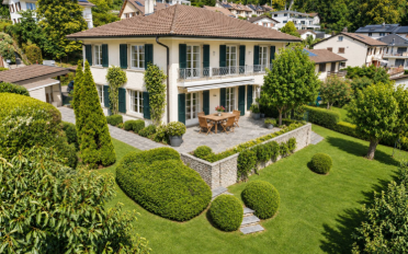 Villa 9.5 pièces - image - 1