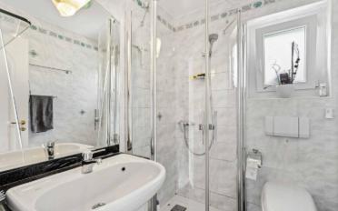 Villa 8.5 Zimmer - image - 8