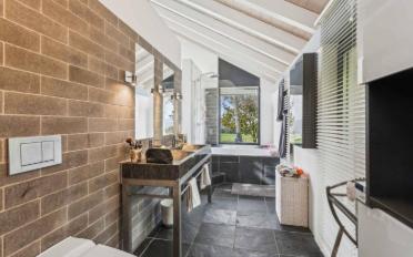 Villa 7.5 Zimmer - image - 8