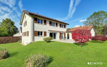 Villa 8 pièces - image - 2