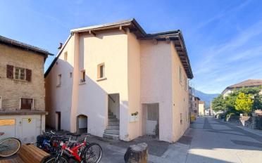 Residential building 11.5 rooms - image - 2
