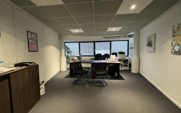 Office - image - 8