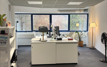 Office - image - 4