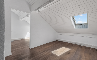 Office - image - 9