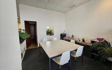 Commercial - image - 3