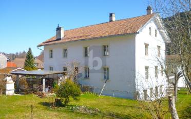 Residential building 15.5 rooms - image - 1