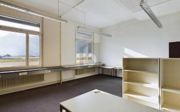 Bureau 3.5 pièces - image - 1