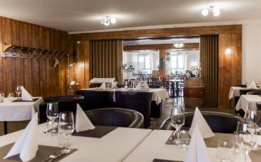 Hotel 30 rooms - image - 3