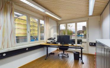Bureau 4.5 pièces - image - 2
