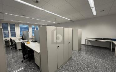 Bureau 4.5 pièces - image - 3