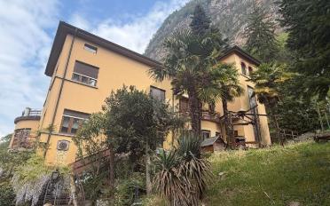 Villa 7.5 Zimmer - image - 1