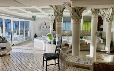 Hotel 25 rooms - image - 4