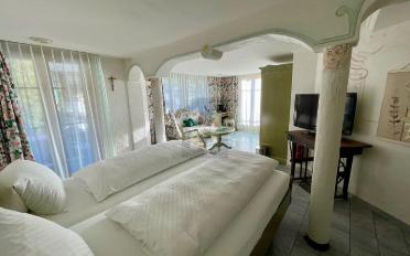 Hotel 25 rooms - image - 5