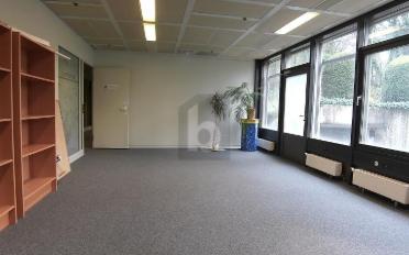 Bureau 3.5 pièces - image - 2