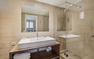 Furnished flat 7 rooms - image - 9