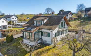 Einfamilienhaus 9.5 Zimmer - image - 1