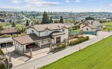Einfamilienhaus 9 Zimmer - image - 1