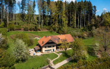 Villa 10.5 pièces - image - 1