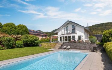 Villa 6.5 Zimmer - image - 1