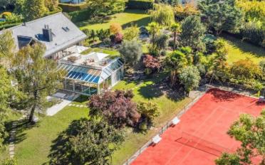 Villa 9.5 Zimmer - image - 1