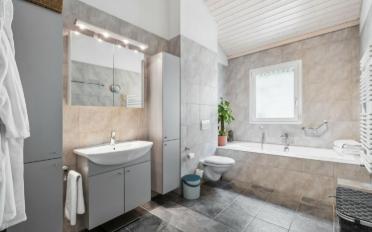 Doppeleinfamilienhaus 7.5 Zimmer - image - 6