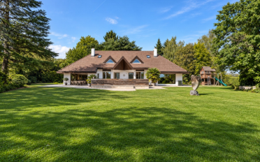 Villa 10.5 pièces - image - 1