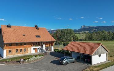 Farm house 9 rooms - image - 1