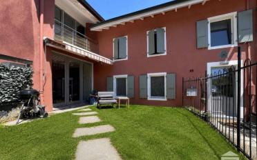 Reihenfamilienhaus 7.5 Zimmer - image - 1