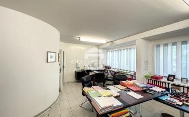 Office - image - 10