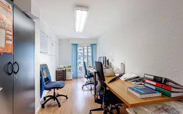 Bureau 4.5 pièces - image - 2