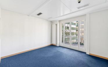 Office - image - 12