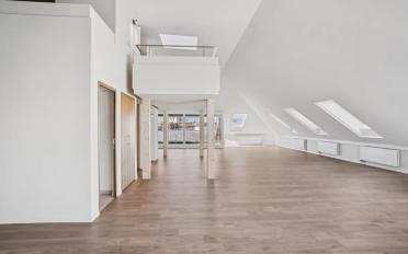 Office - image - 4