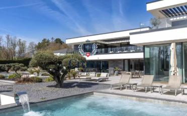 Villa 20 Zimmer - image - 3