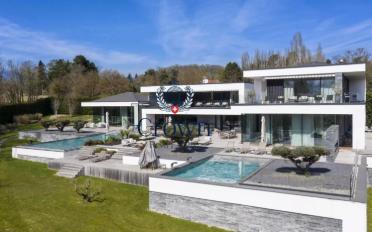 Villa 20 Zimmer - image - 2