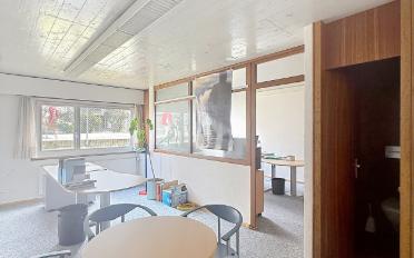 Office - image - 4