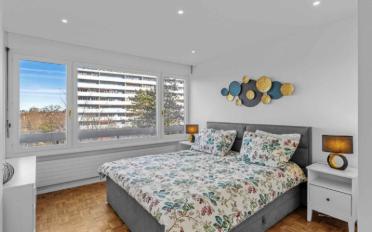 Furnished flat 4.5 rooms - image - 3