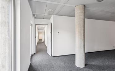 Office - image - 4