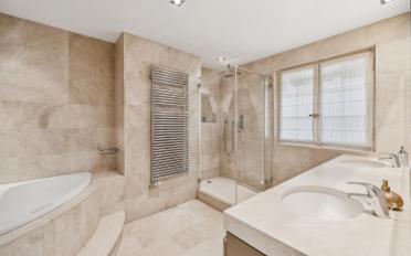 Einfamilienhaus 8.5 Zimmer - image - 7