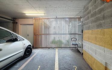 Covered parking place bike - image - 2