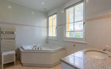 Villa 6.5 pièces - image - 6