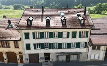 Residential building 13 rooms - image - 1