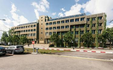 Office - image - 4